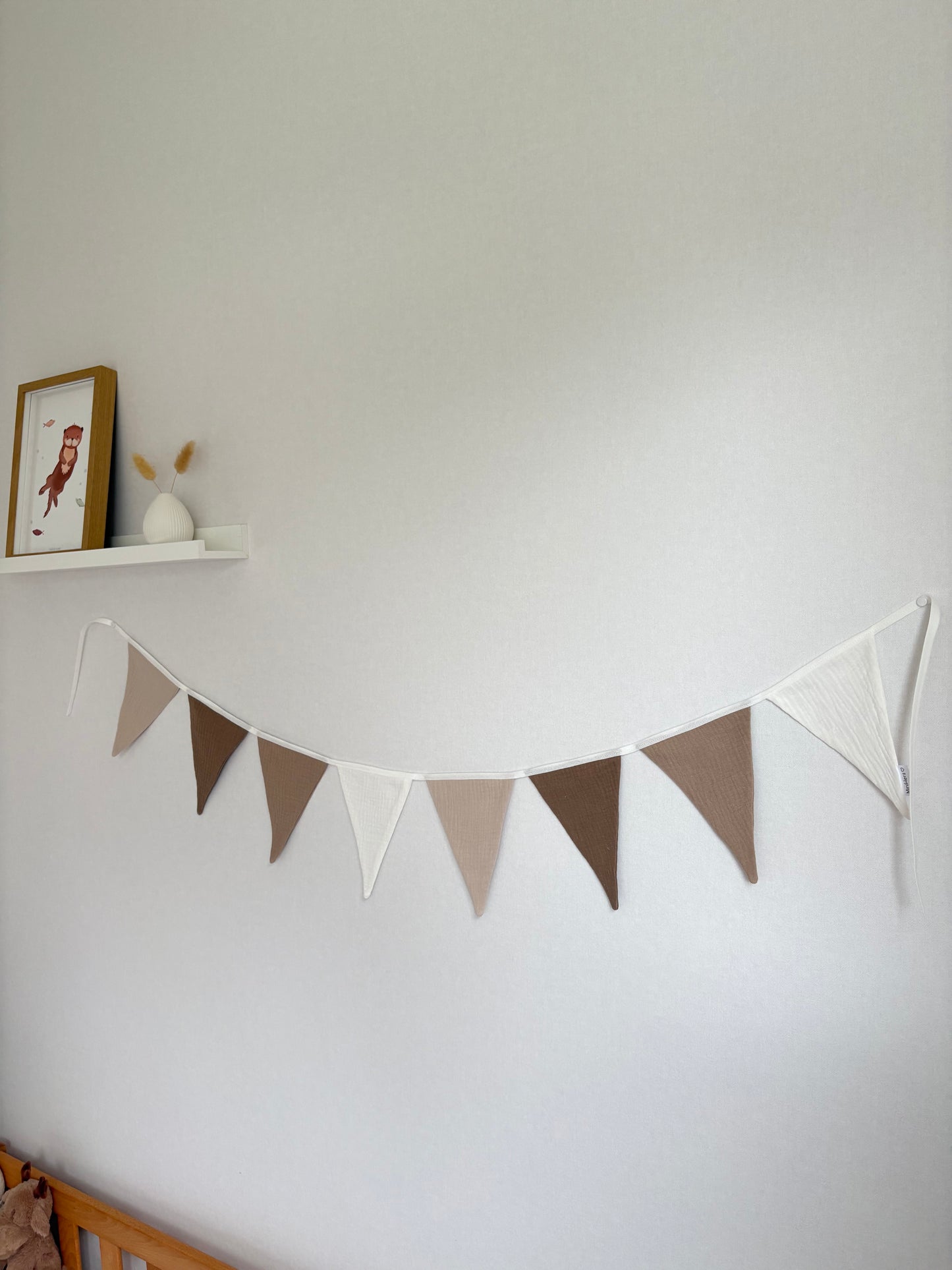 Musselin Wimpelkette | Kinderzimmer | Uni Beige