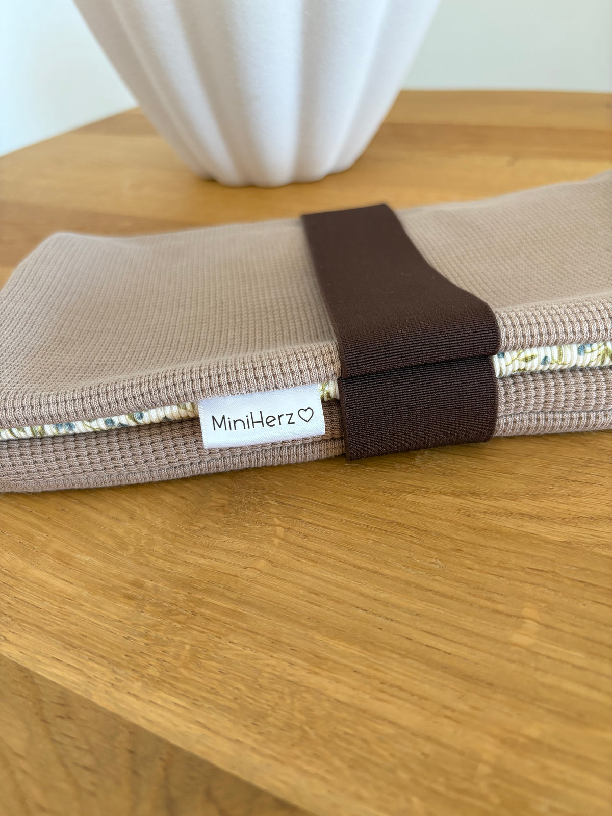 Windeltasche Taupe | Blumenwiese | Dunkelbraun