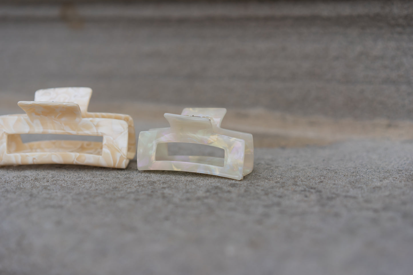 Perlmutt Haarspange in offwhite | Eleganter Halt aus Acetat