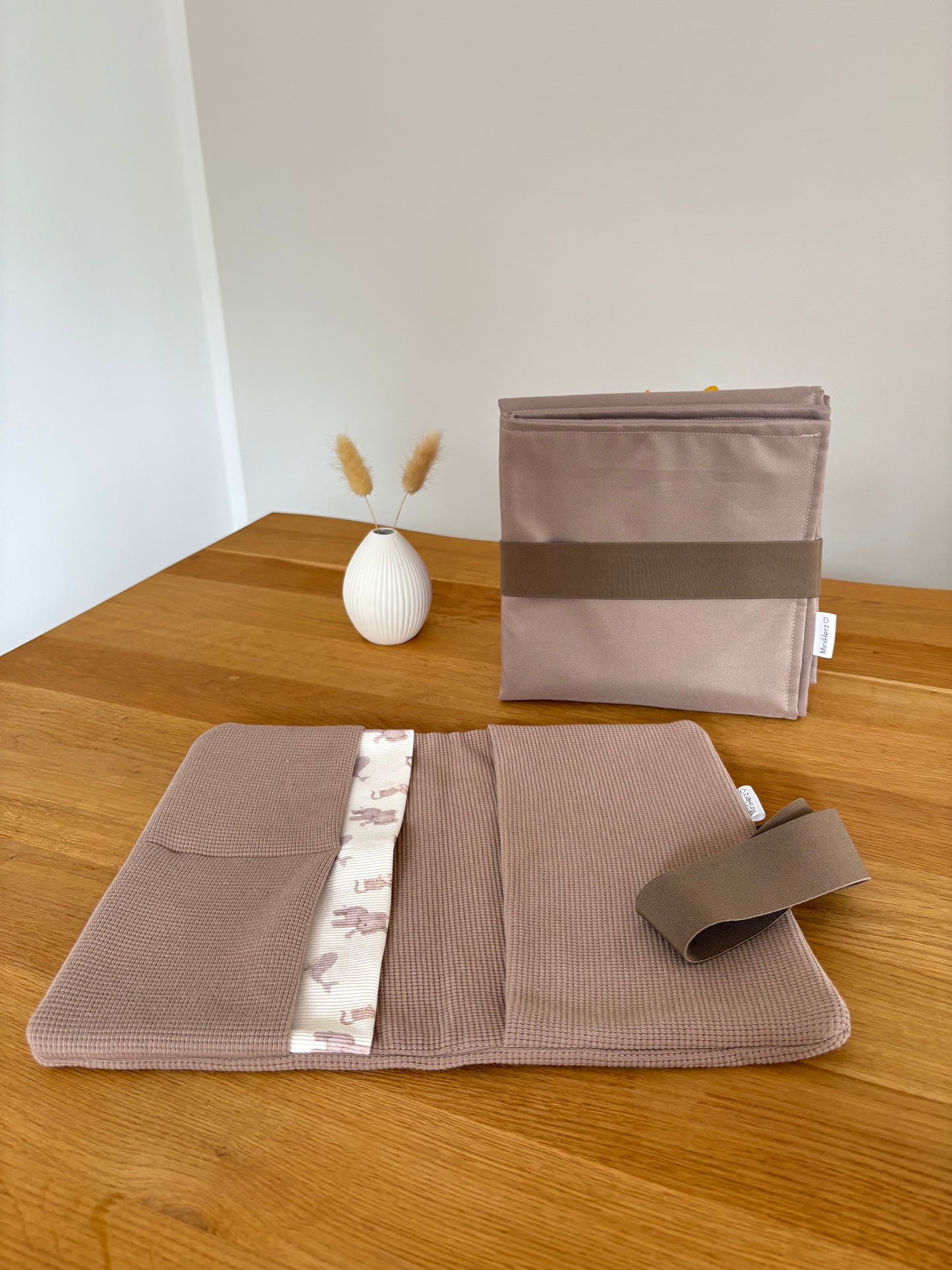 Mit Liebe gepackt - Set Windeltasche & Wickelunterlage | Taupe | Tierkinder | Hellbraun