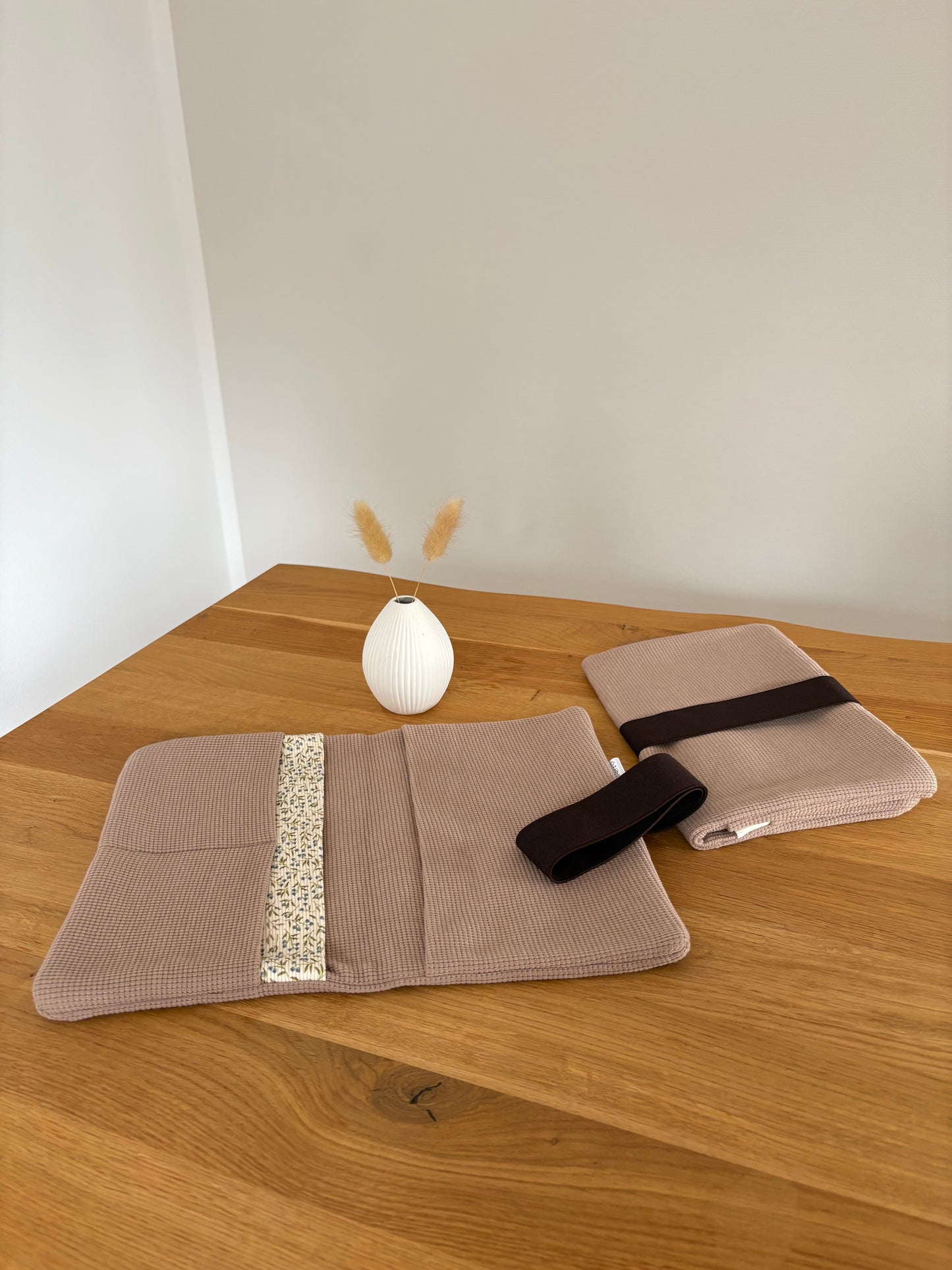 Windeltasche Taupe | Blumenwiese einseitig | Dunkelbraun