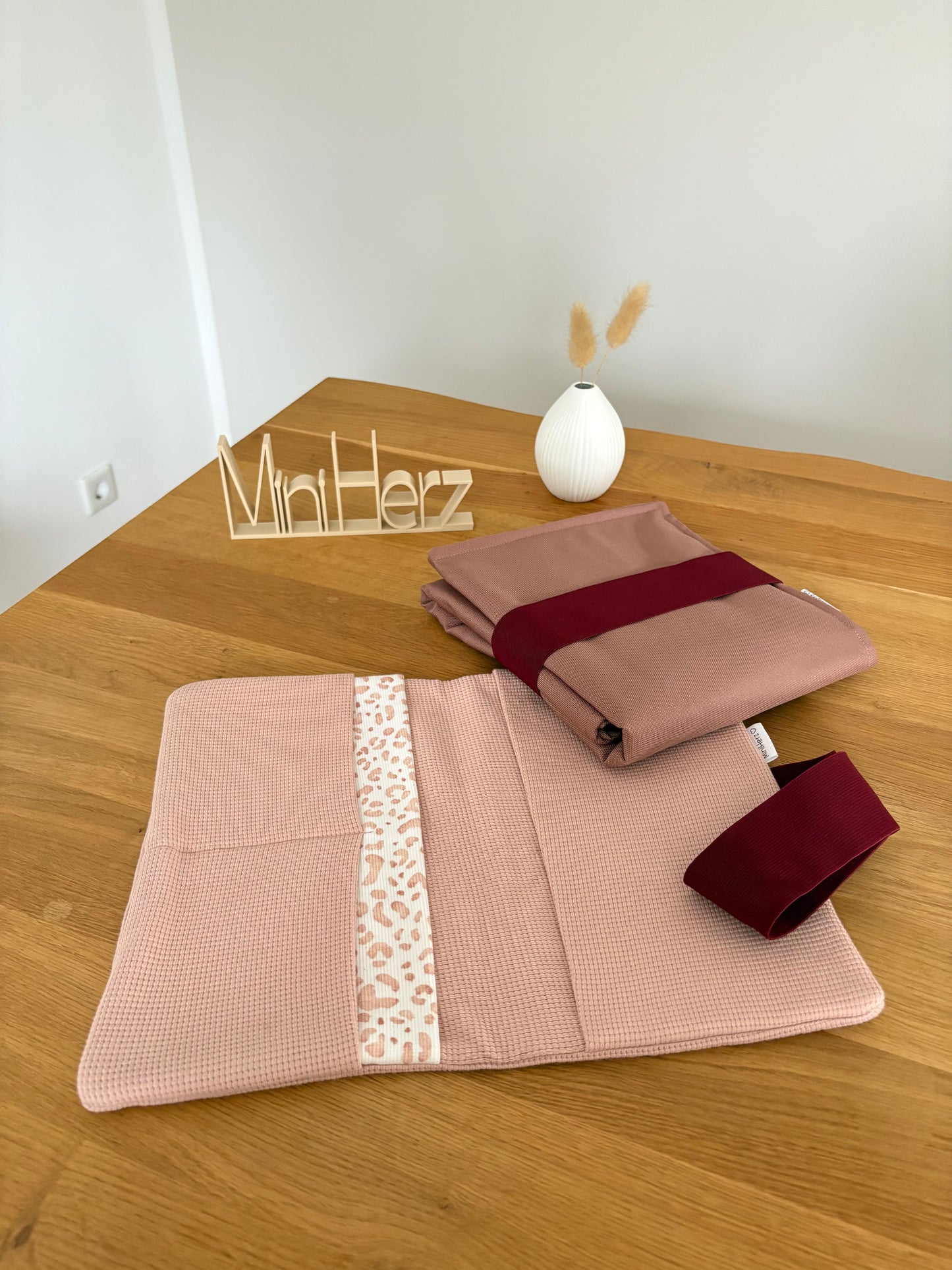 Mit Liebe gepackt -  Set Windeltasche & Wickelunterlage Rosa | Leo Rosa | Bordeaux