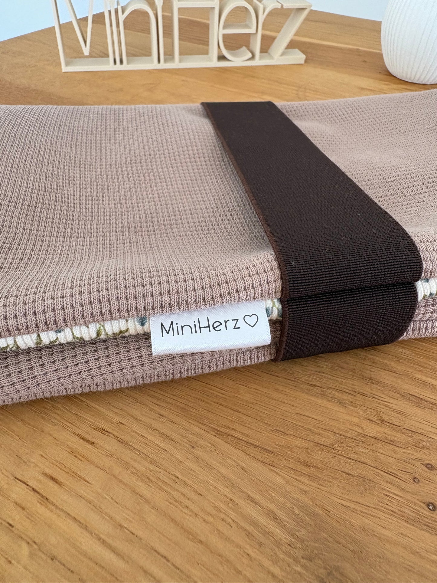 Windeltasche Taupe | Blumenwiese | Dunkelbraun