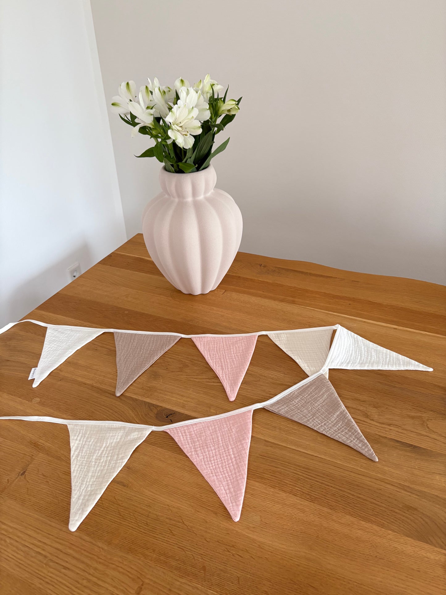 Musselin Wimpelkette | Kinderzimmer | Uni Rosa | Pastell