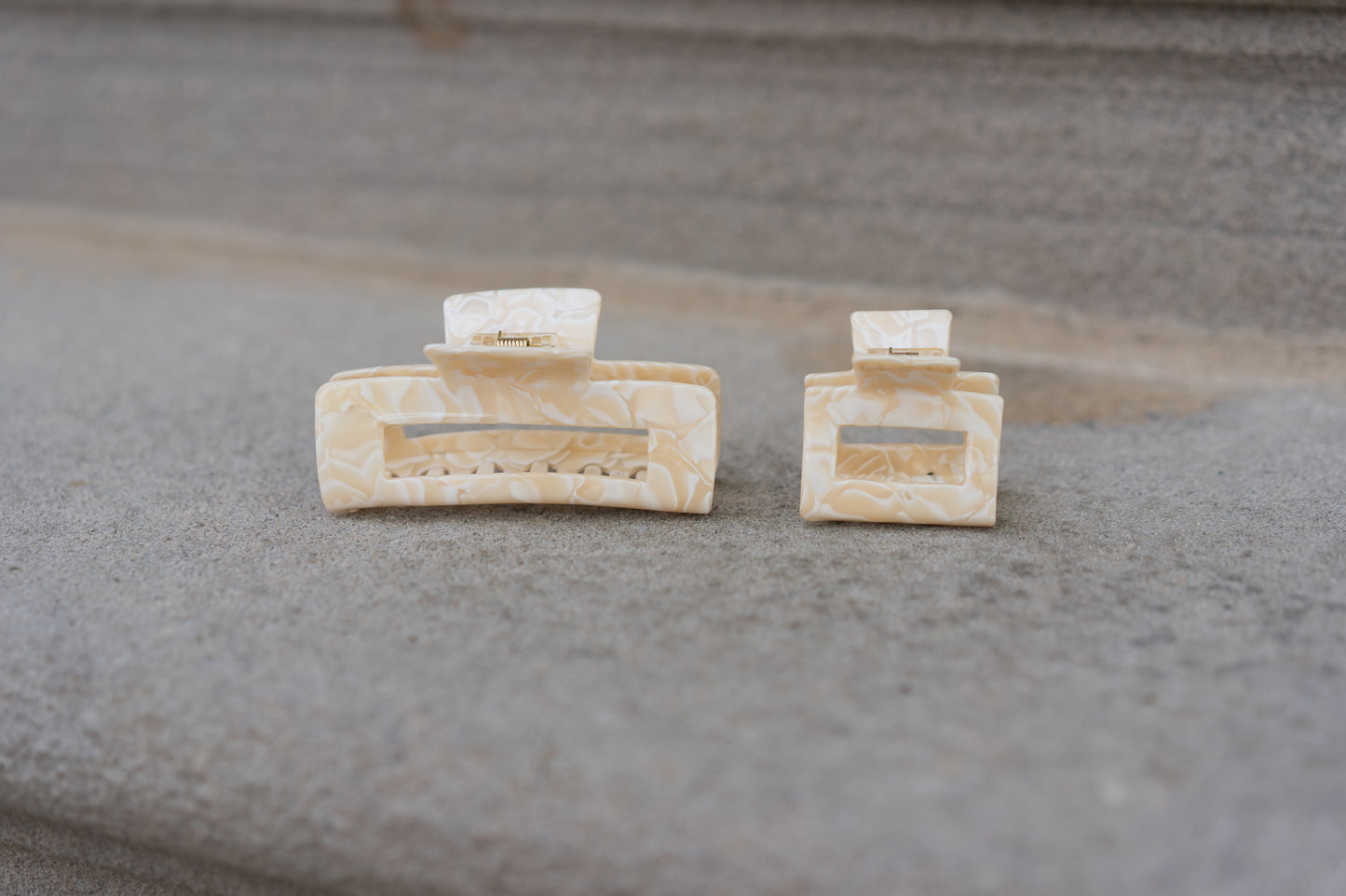 Marmorierte Haarspange in Creme | Eleganter Halt aus Acetat