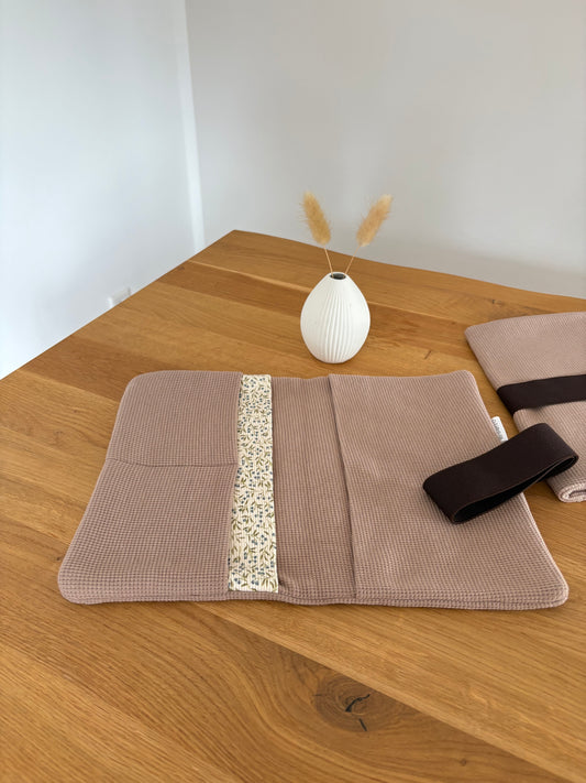 Windeltasche Taupe | Blumenwiese einseitig | Dunkelbraun