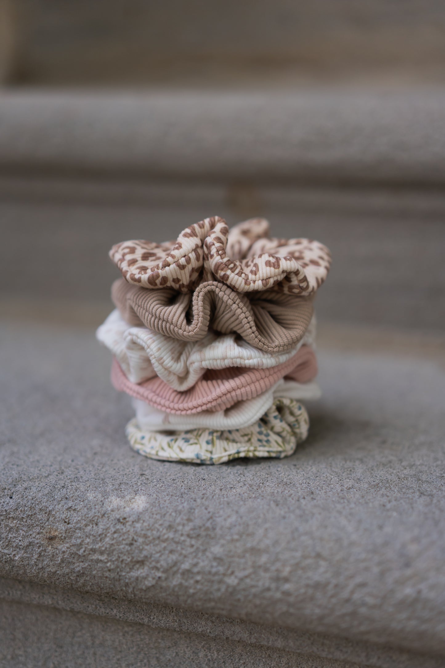 Scrunchie Leo Beige | Maxi & Mini