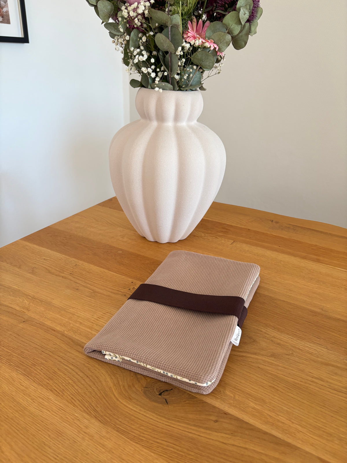 Windeltasche Taupe | Blumenwiese | Dunkelbraun