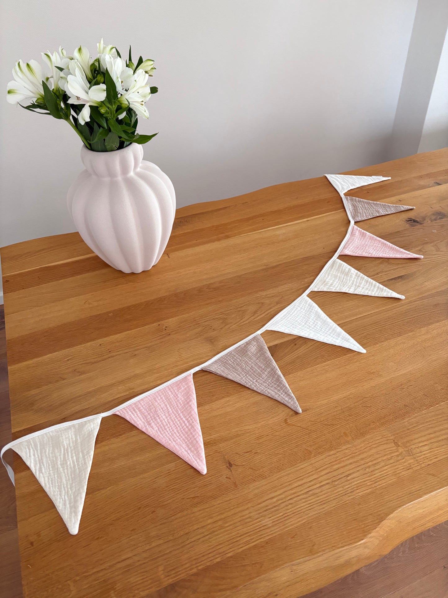 Musselin Wimpelkette | Kinderzimmer | Uni Rosa | Pastell