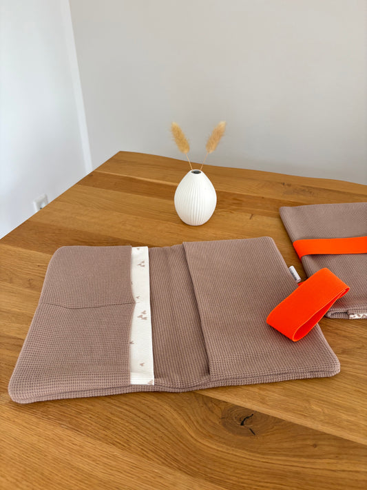 Windeltasche | Taupe | Herz einseitig | Neonorange