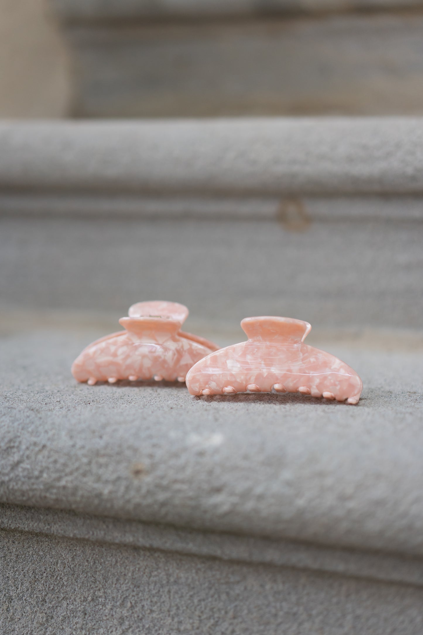 Marmorierte Haarspange in Peach Groß | Eleganter Halt mit Stil